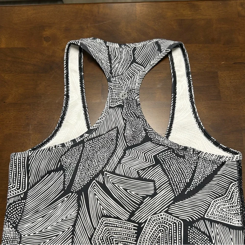 Lululemon Cool Racerback Tank Top Shirt in Dottie Tribe Print White Black Size 4